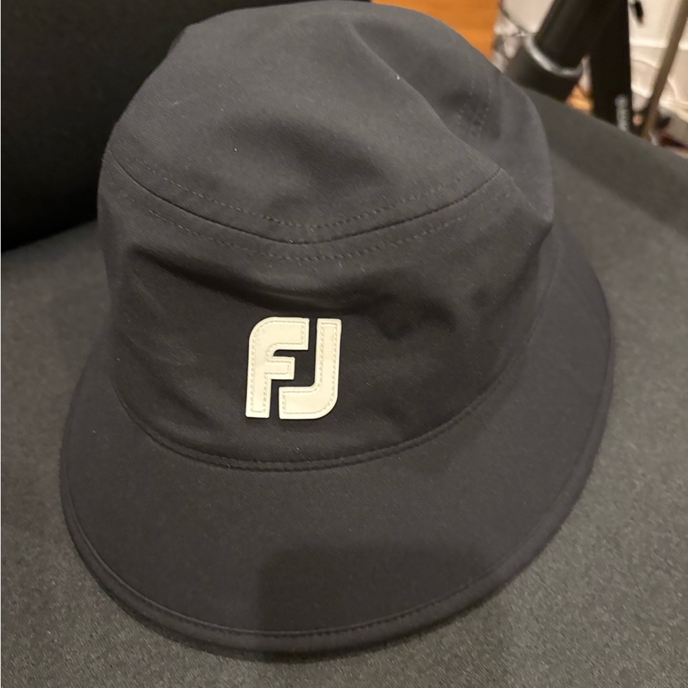 Golf hat for rain